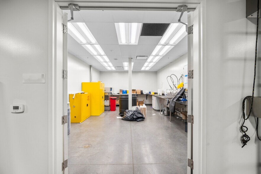 More Photos Of 560 Eccles Ave, South San Francisco Research And Development For Sale