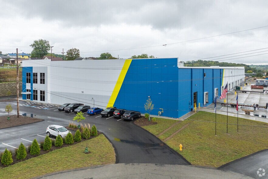 More Photos Of 55 Hickory St, Washington Warehouse For Lease