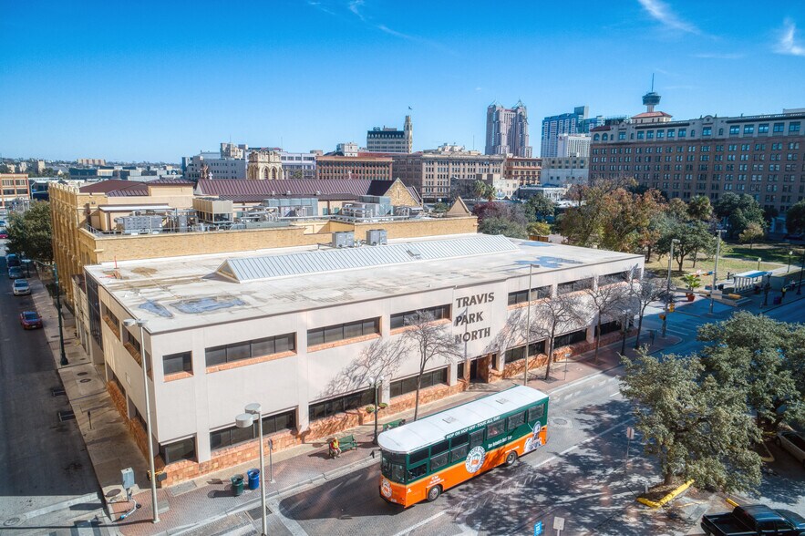 More Photos Of 800 Navarro St, San Antonio Office For Lease