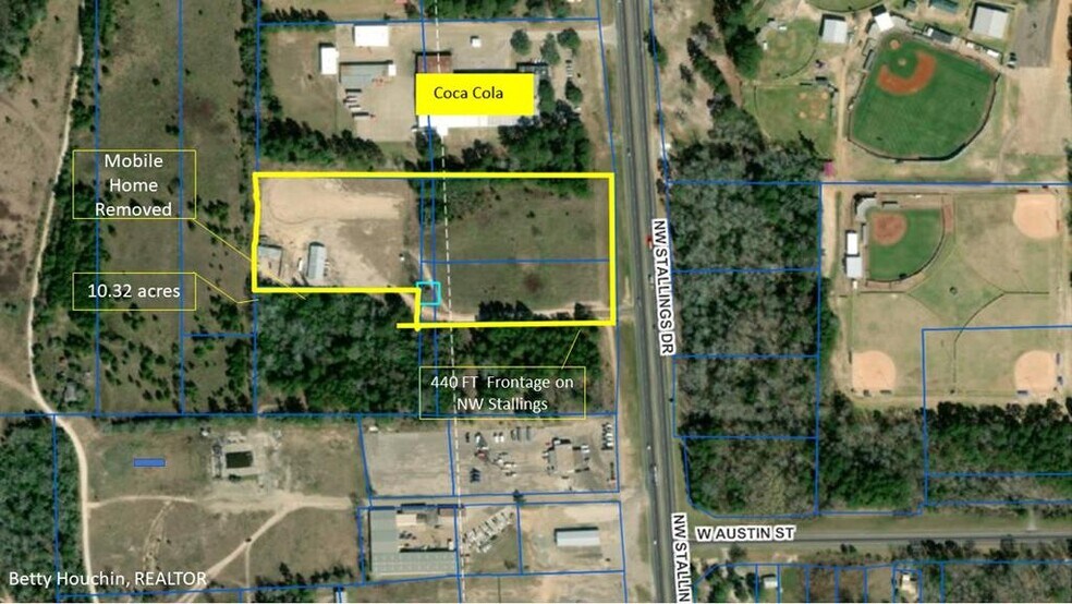 More Photos Of 3121 NW Stallings Dr, Nacogdoches Land For Sale