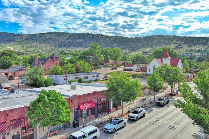 More Photos Of 422-424 Main St, Lyons Storefront For Lease