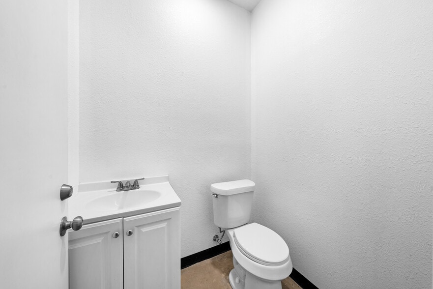 More Photos Of 1400 S State Hwy 78, Farmersville Industrial For Lease