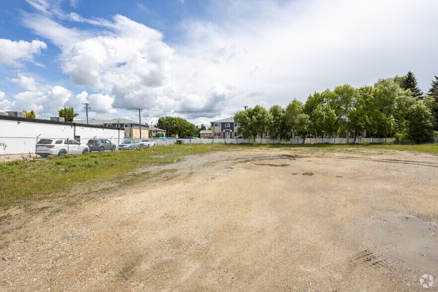 More Photos Of 3113 49 Av, Red Deer Land For Sale