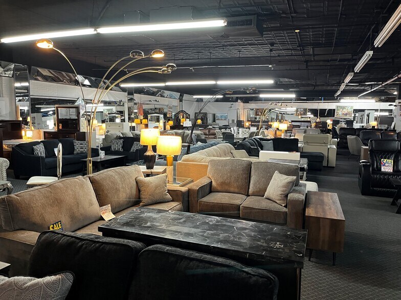 More Photos Of 31-28 Queens Blvd, Long Island City Freestanding For Lease