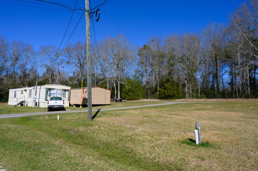 More Photos Of 100 Lunsford Cir, Opp Manufactured Housing Mobile Home Park For Sale