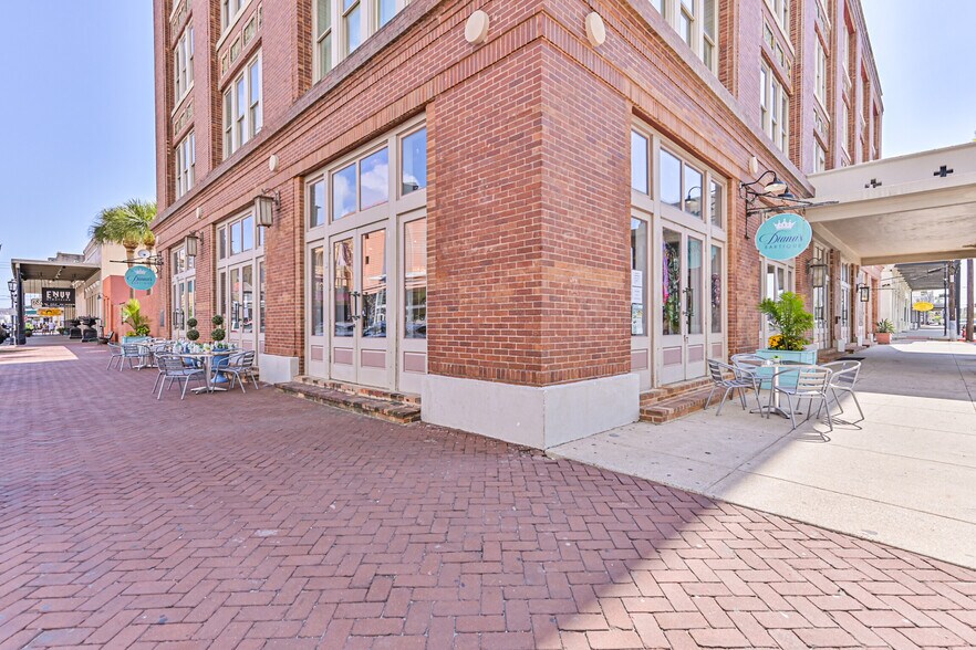 More Photos Of 2425 Strand St, Galveston Restaurant For Sale