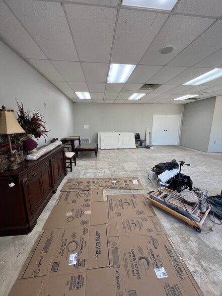 More Photos Of 915 1st Ave NW, Ardmore Flex For Lease