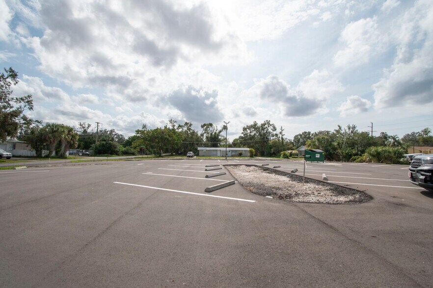 More Photos Of 4535 Tamiami Trl, Port Charlotte Office For Lease