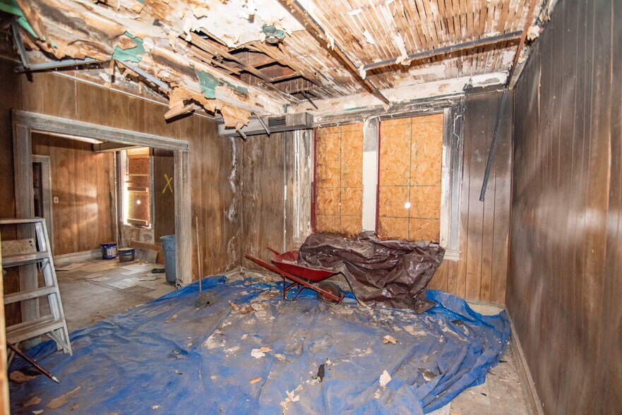 More Photos Of 3301-3317 Garrison Blvd, Baltimore Storefront For Sale