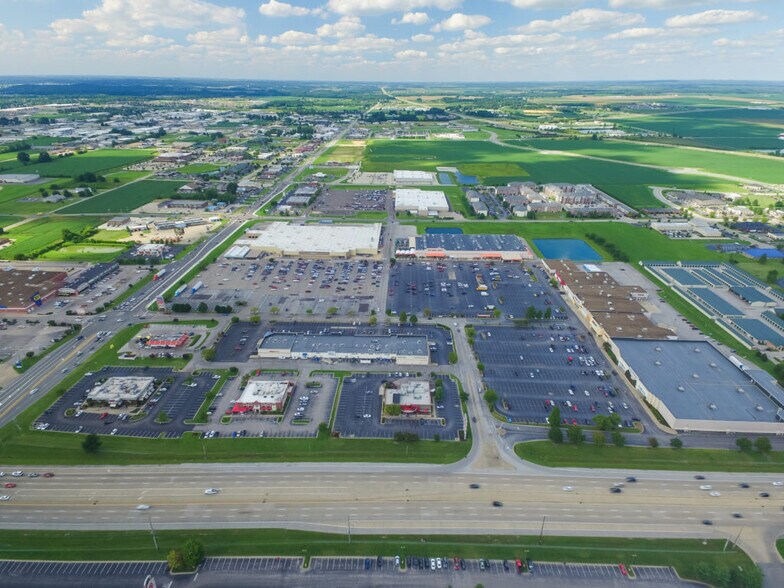 More Photos Of 101-163 N Burkhardt Rd, Evansville Storefront For Lease