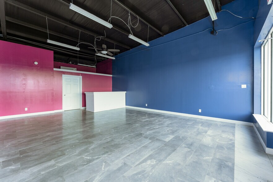 More Photos Of 801 Zillock Rd, San Benito Storefront For Lease