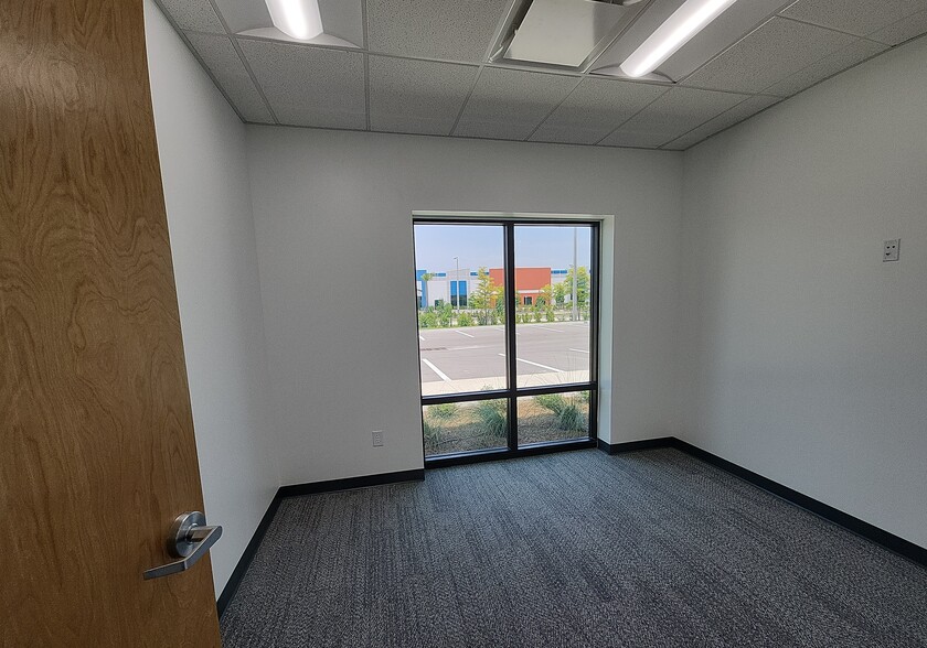 More Photos Of 16091 Parallel, Fort Myers Unknown For Lease