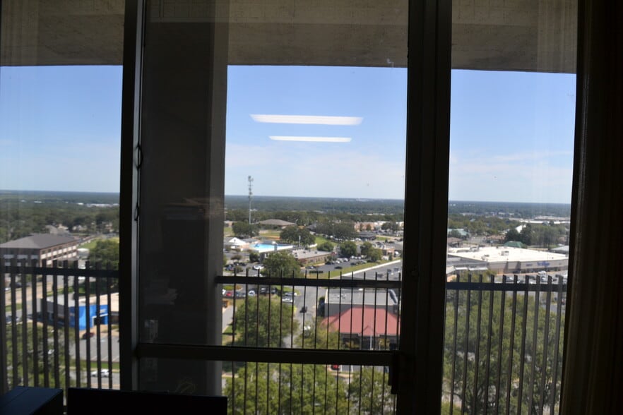 More Photos Of 4801 N Hills Blvd, North Little Rock Office Residential For Lease