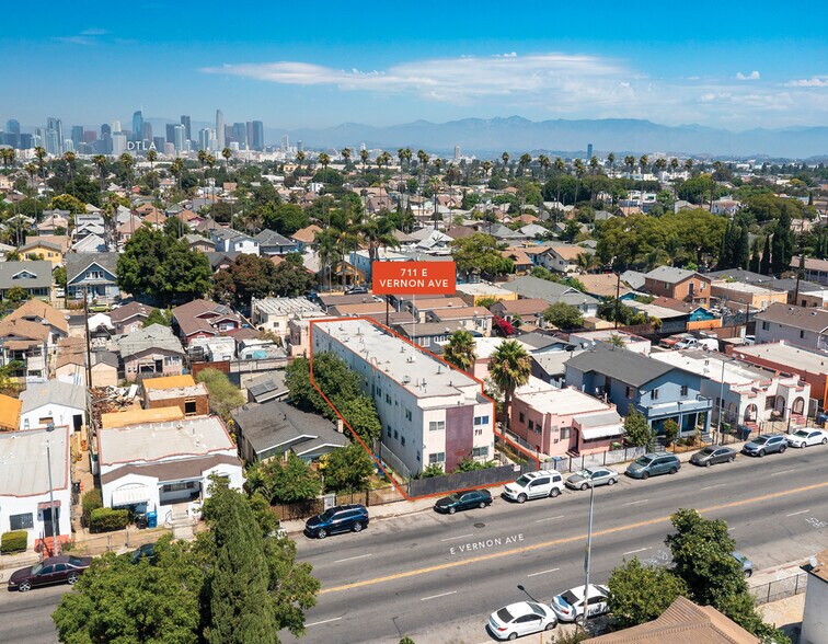More Photos Of 711 Vernon Ave, Los Angeles Apartments For Sale