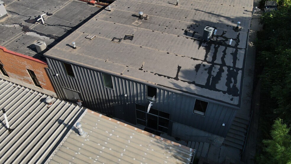 More Photos Of 1419 S 13th St, Omaha Storefront Retail Office For Lease