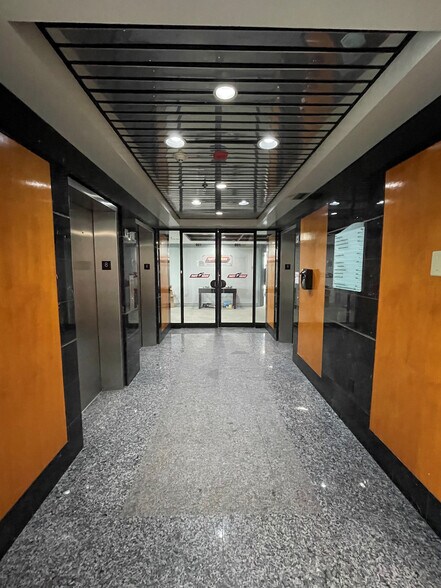 More Photos Of 5975 Sunset Dr, Miami Medical For Sale