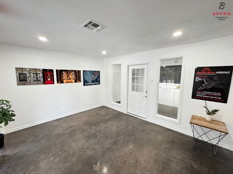 More Photos Of 2 Hill View Ln, Boerne Warehouse For Lease