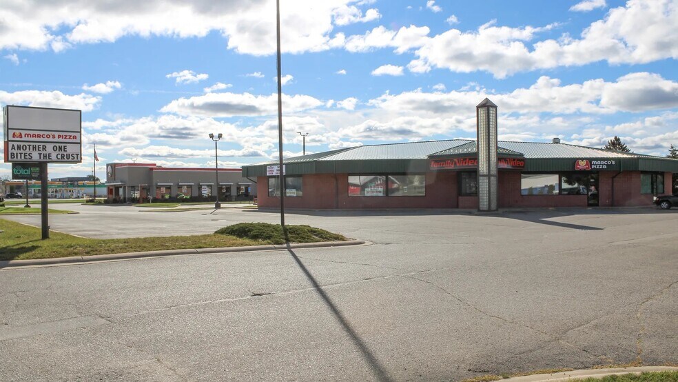 More Photos Of 916 US Highway 31 S, Traverse City General Retail For Lease