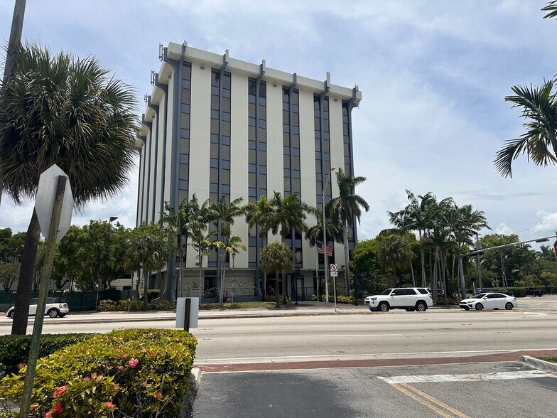 More Photos Of 12550 Biscayne Blvd, North Miami Medical For Lease