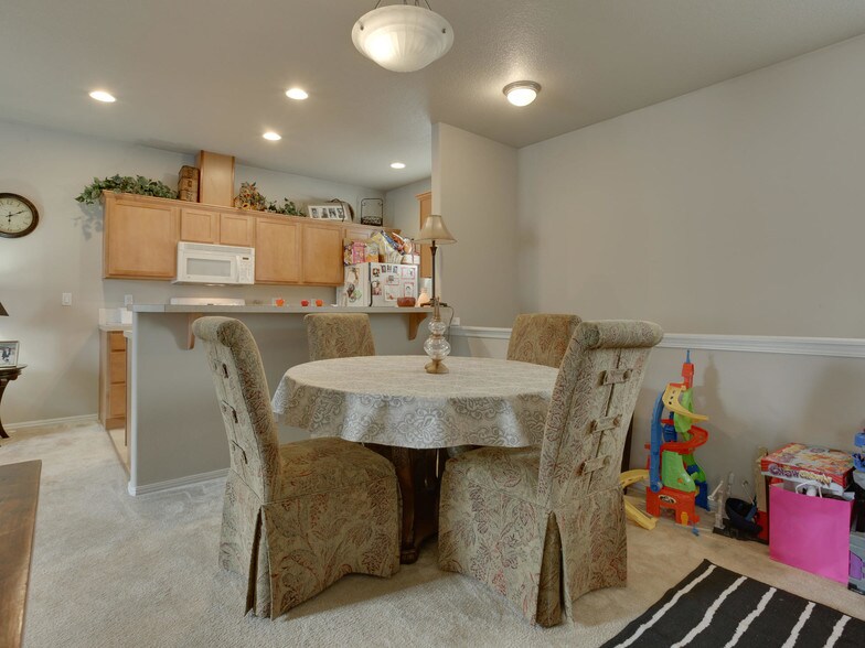 More Photos Of 1647 NE Market Dr, Fairview Apartments For Sale