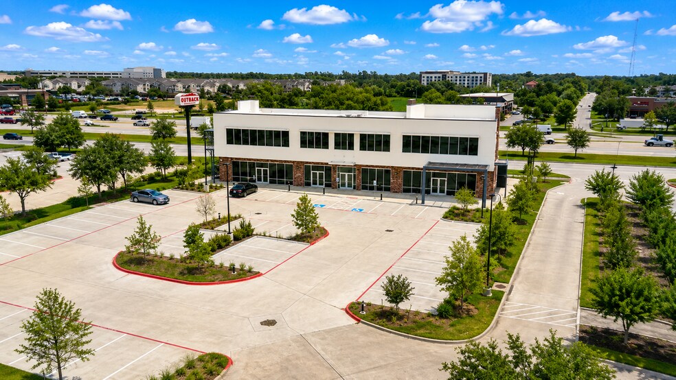More Photos Of 18386 I45, Shenandoah Freestanding For Lease