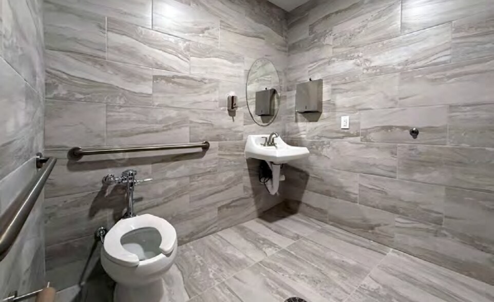 More Photos Of 15893 Ronald W Reagan Blvd, Leander Light Distribution For Lease