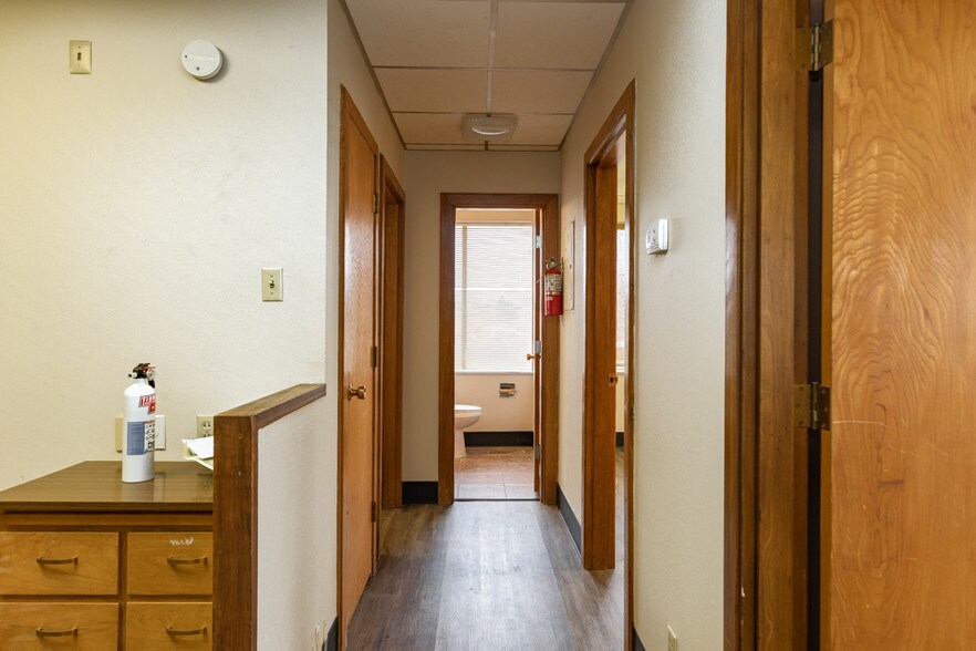 More Photos Of 5 Briercroft Office Park, Lubbock Office For Sale