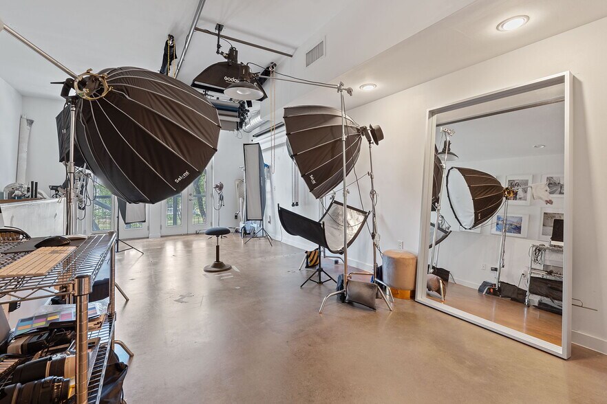 More Photos Of 1601 E Cesar Chavez St, Austin Multifamily For Sale