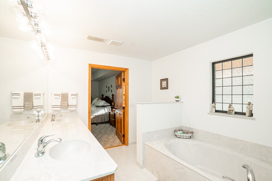 More Photos Of 8600 NE 147th Avenue Rd, Silver Springs Lodge Meeting Hall For Sale