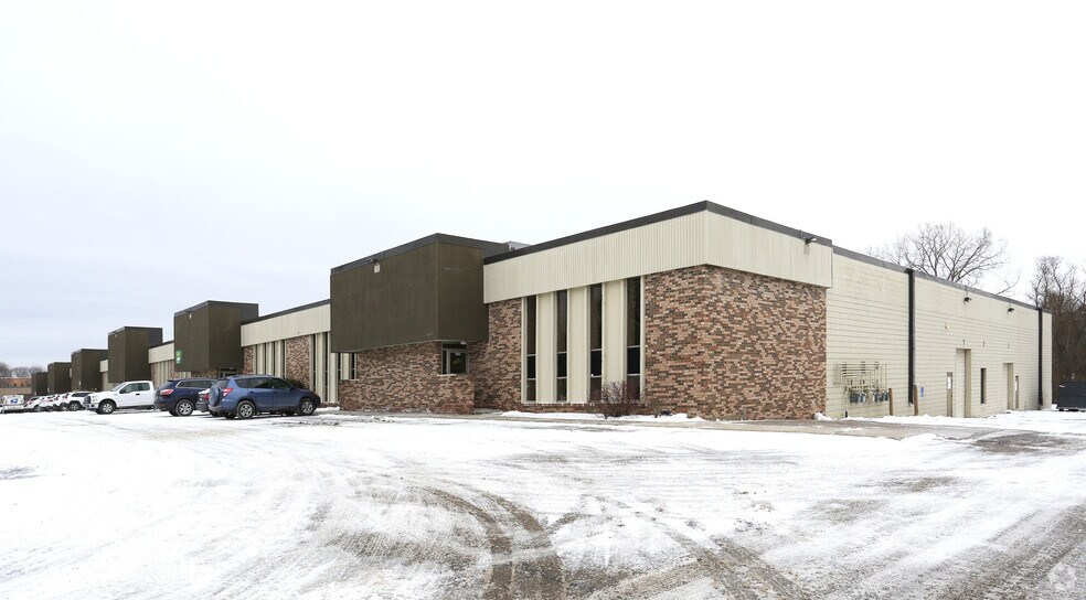 More Photos Of 8325-8459 N 10th Ave, Golden Valley Warehouse For Lease