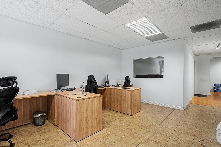 More Photos Of 6045-6047 Vineland Ave, North Hollywood Office For Sale
