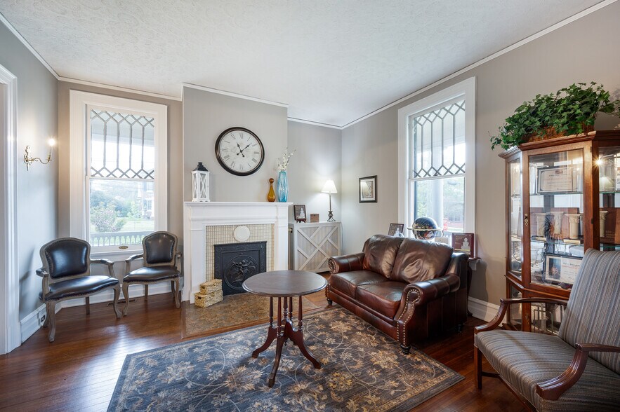 More Photos Of 2525 Rivermont Ave, Lynchburg Office For Sale