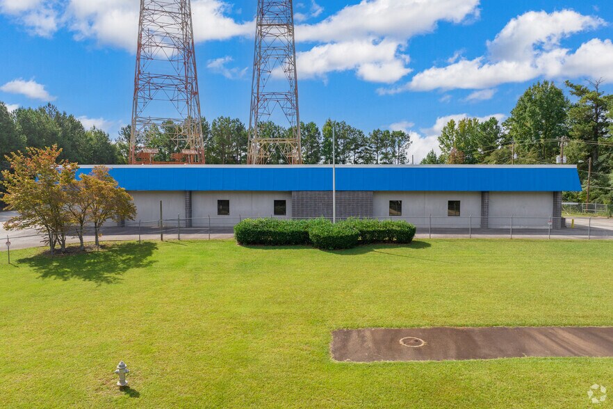 Primary Photo Of 14851 Veterans Memorial Hwy, Villa Rica Flex For Lease