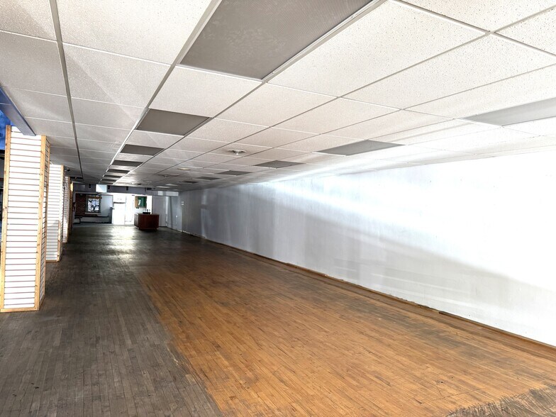 More Photos Of 513 S Main St, Moscow Storefront For Sale