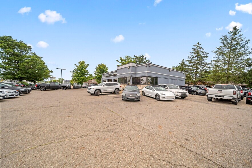More Photos Of 5250 E Main St, Columbus Auto Dealership For Sale