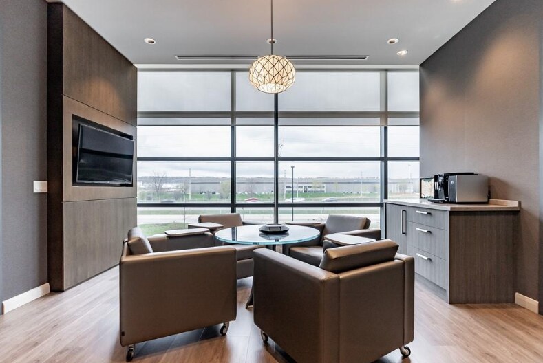 More Photos Of 821 N Service Rd, Hamilton Office For Lease