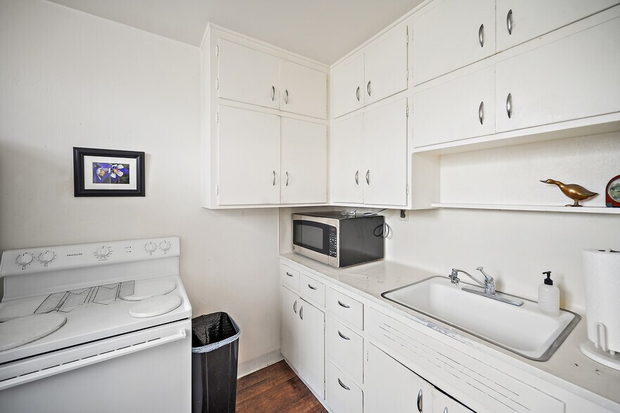 More Photos Of 1518 N Wahsatch Ave, Colorado Springs Apartments For Sale