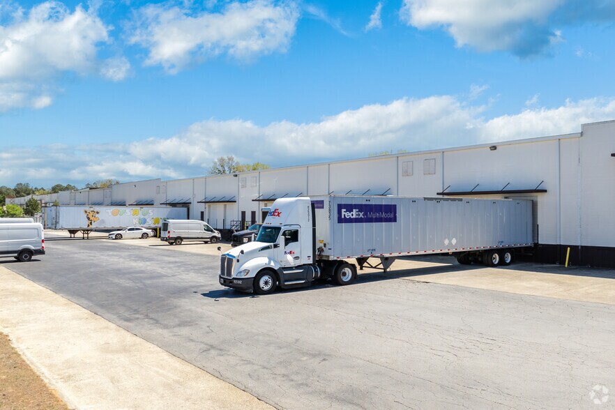 More Photos Of 1781 Westfork Dr, Lithia Springs Warehouse For Lease