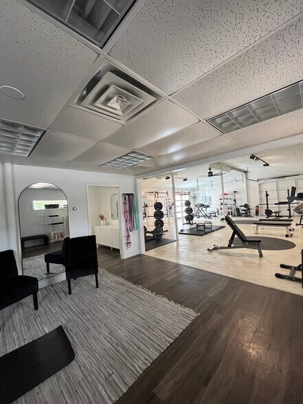 More Photos Of 400 E St Elmo Rd, Austin Unknown For Lease