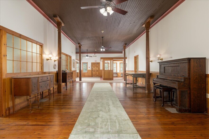 More Photos Of 1091 Jamison Rd, Elma Office For Sale
