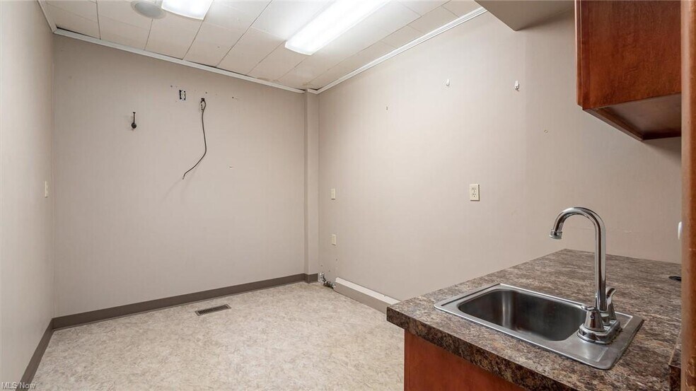 More Photos Of 1117 Clark St, Cambridge Medical For Sale