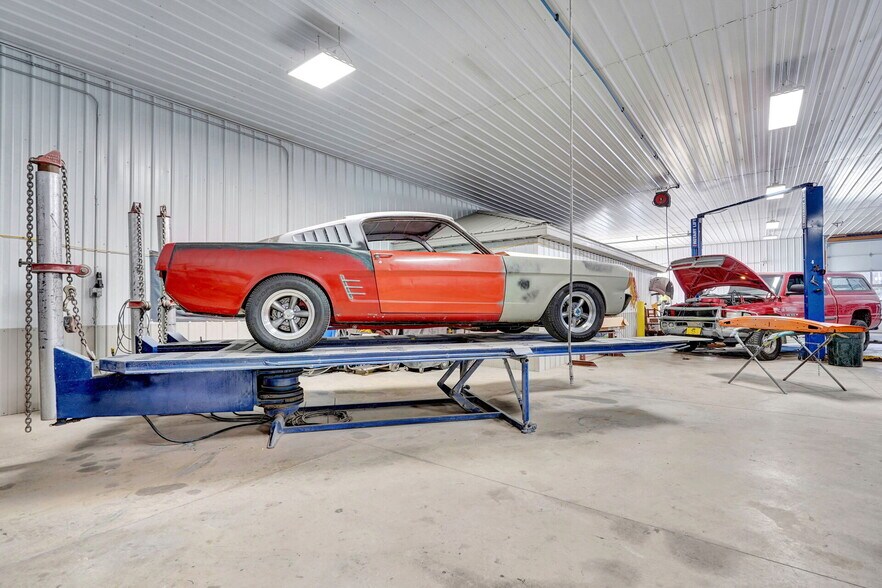 More Photos Of 5220 Maple Ln, Cuba Auto Repair For Sale