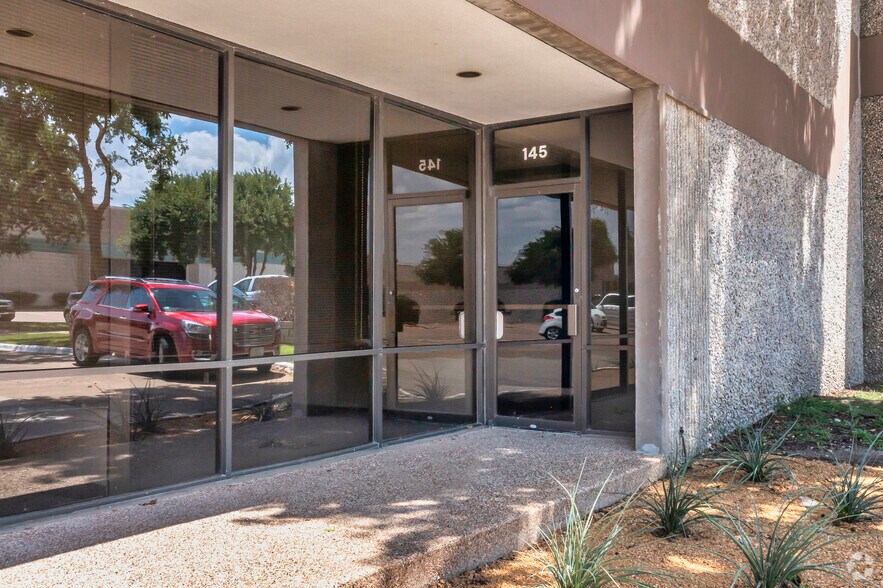 More Photos Of 640 International Pkwy, Richardson Unknown For Lease
