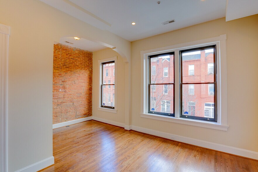 More Photos Of 2116-2118 Saint Paul St, Baltimore Apartments For Sale