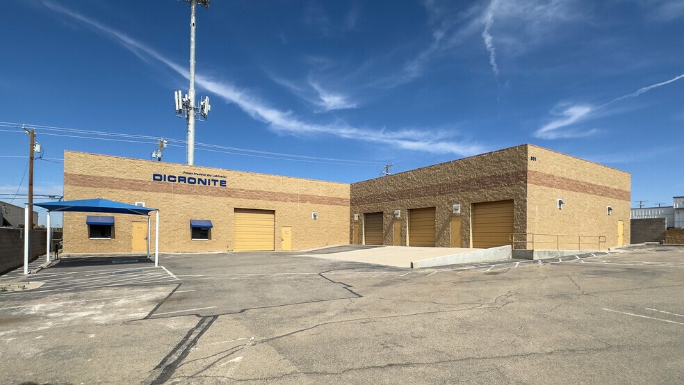 Primary Photo Of 801 Pendale Rd, El Paso Distribution For Sale