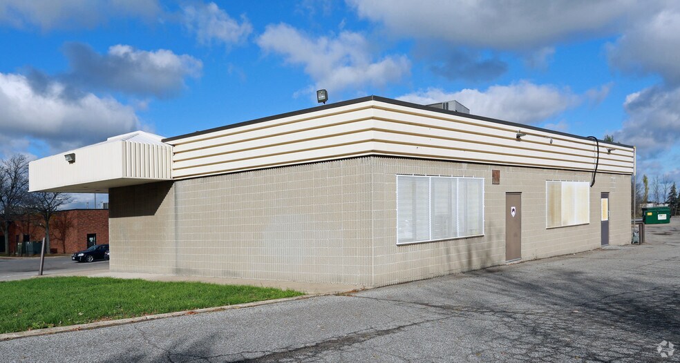 More Photos Of 2 Tremont Dr, St Catharines General Retail For Lease