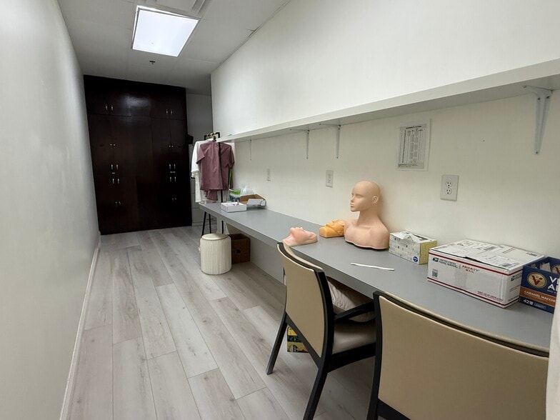 More Photos Of 9889 Bellaire Blvd, Houston General Retail For Sale