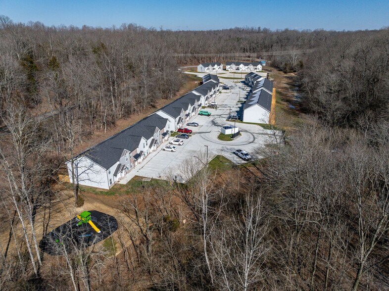 More Photos Of 100 Henry Dr, Burns Apartments For Sale