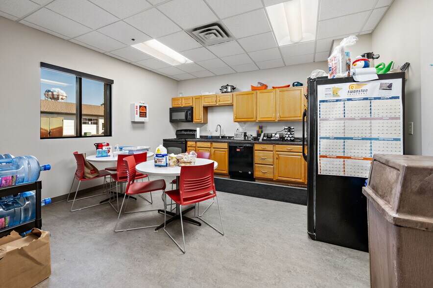 More Photos Of 1481 81st Ave NE, Spring Lake Park Office For Sale
