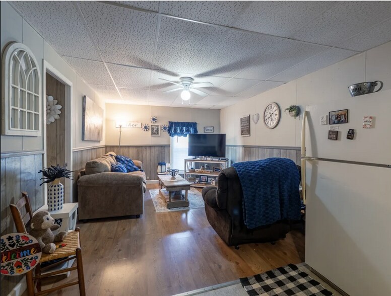 More Photos Of 1201 S Park Ave, Herrin Office For Sale